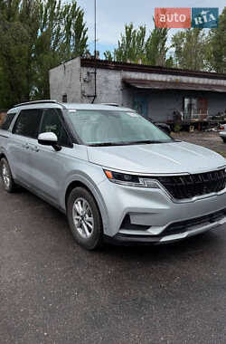 Мінівен Kia Carnival 2022 в 