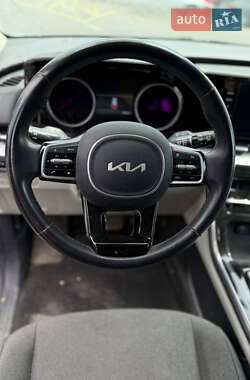 Мінівен Kia Carnival 2022 в 