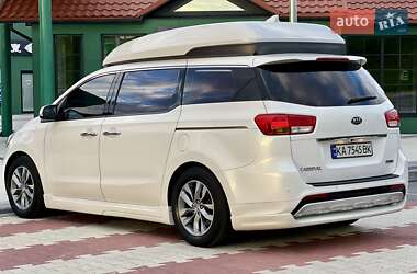 Мінівен Kia Carnival 2017 в 