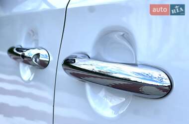 Мінівен Kia Carnival 2017 в 