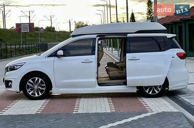 Мінівен Kia Carnival 2017 в 
