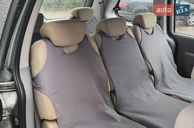 Минивэн Kia Carnival 2012 в 