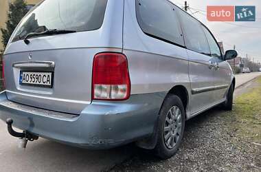 Минивэн Kia Carnival 2002 в 