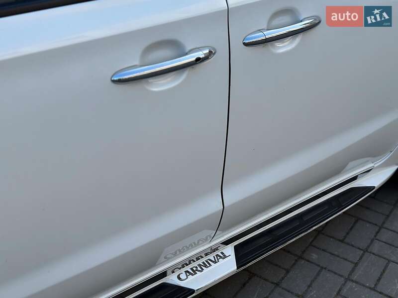 Мінівен Kia Carnival 2017 в Одесі