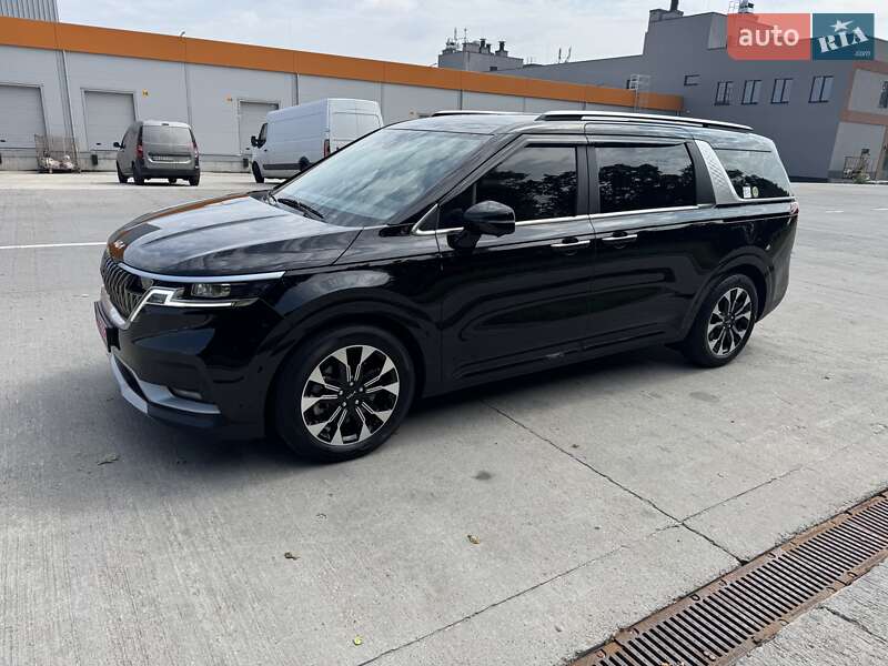 Минивэн Kia Carnival 2022 в Киеве