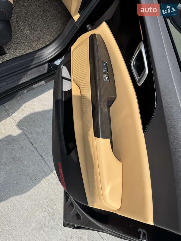 Минивэн Kia Carnival 2022 в Киеве