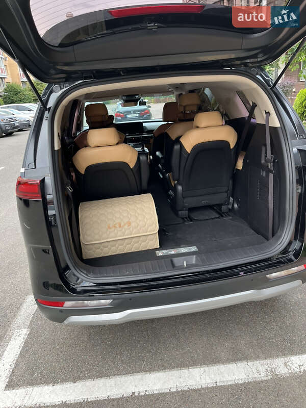 Минивэн Kia Carnival 2021 в Киеве