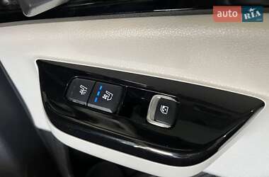 Минивэн Kia Carnival 2023 в 