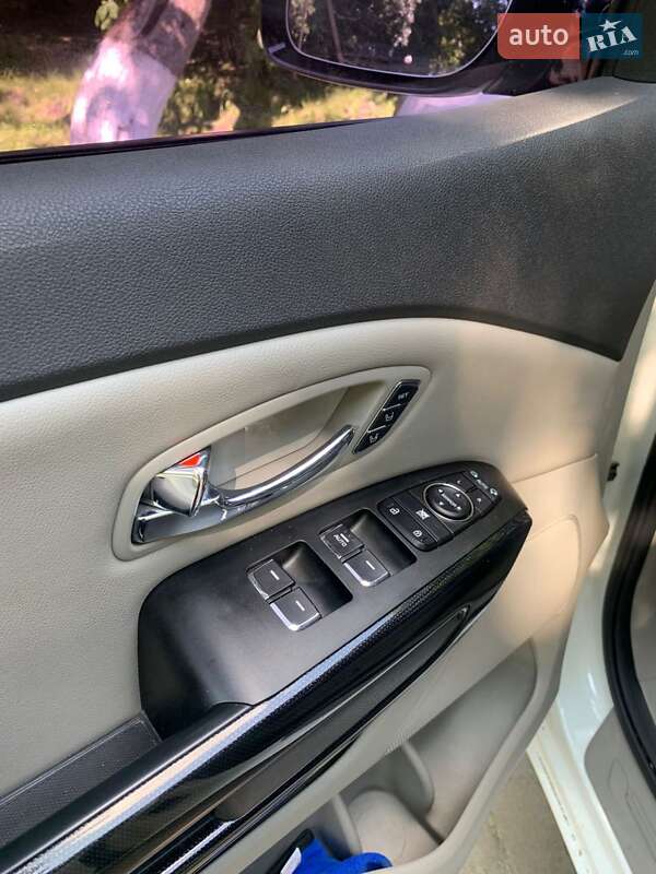 Минивэн Kia Carnival 2017 в Киеве