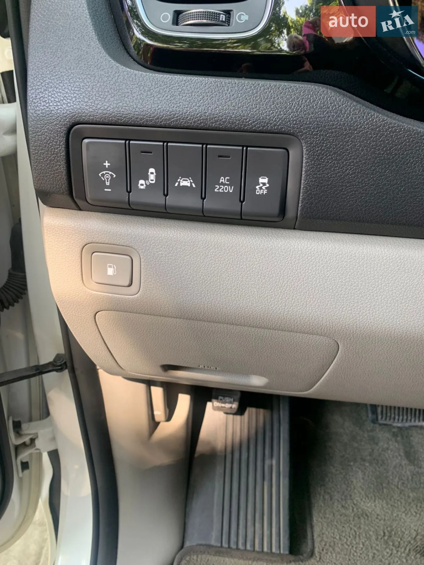 2017 Kia Carnival - мініатюра 18