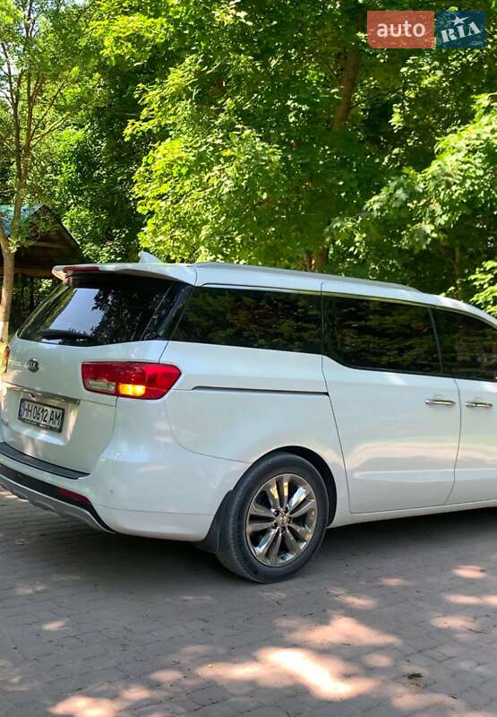 Минивэн Kia Carnival 2017 в Киеве