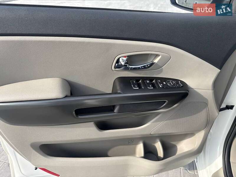 Минивэн Kia Carnival 2019 в Киеве фото 11 Минивэн Kia Carnival 2019 в Киеве