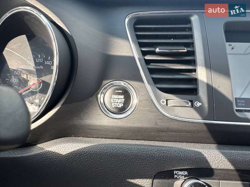 Минивэн Kia Carnival 2019 в Киеве фото 15 Минивэн Kia Carnival 2019 в Киеве