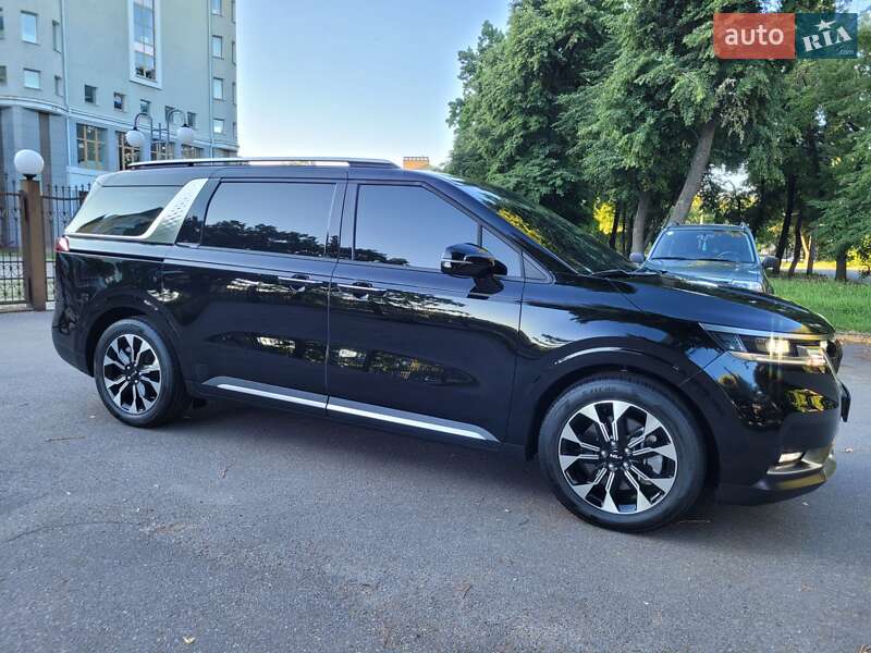 Мінівен Kia Carnival 2023 в Полтаві