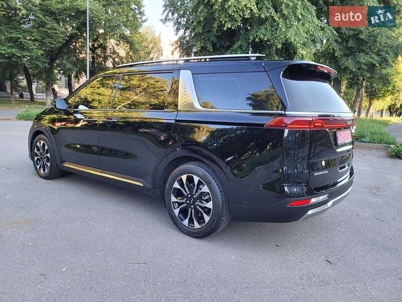 Мінівен Kia Carnival 2023 в Полтаві