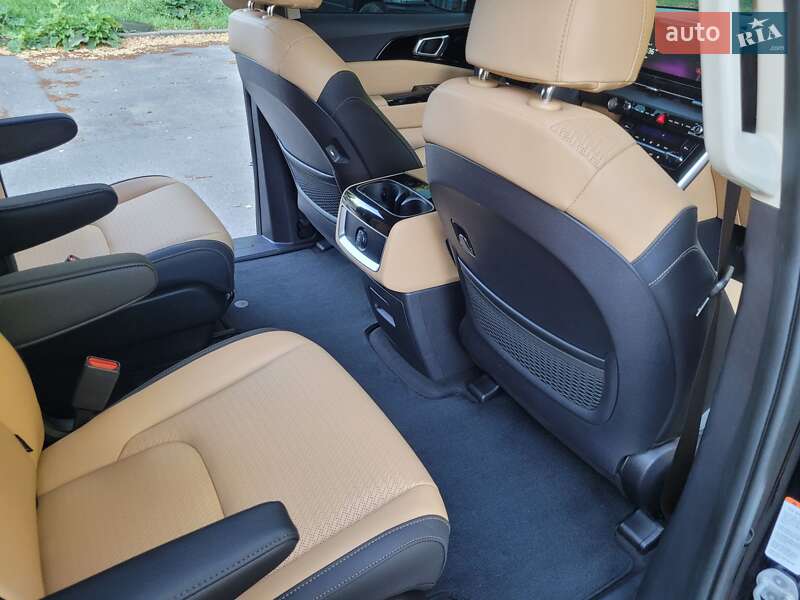 Мінівен Kia Carnival 2023 в Полтаві