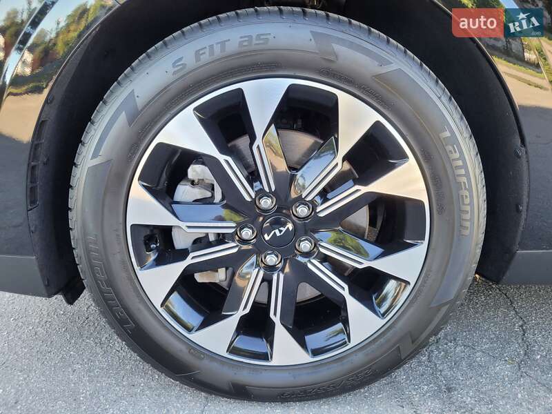 Мінівен Kia Carnival 2023 в Полтаві