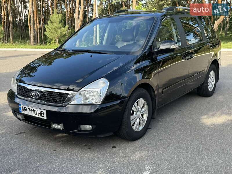 Мінівен Kia Carnival 2012 в Вінниці