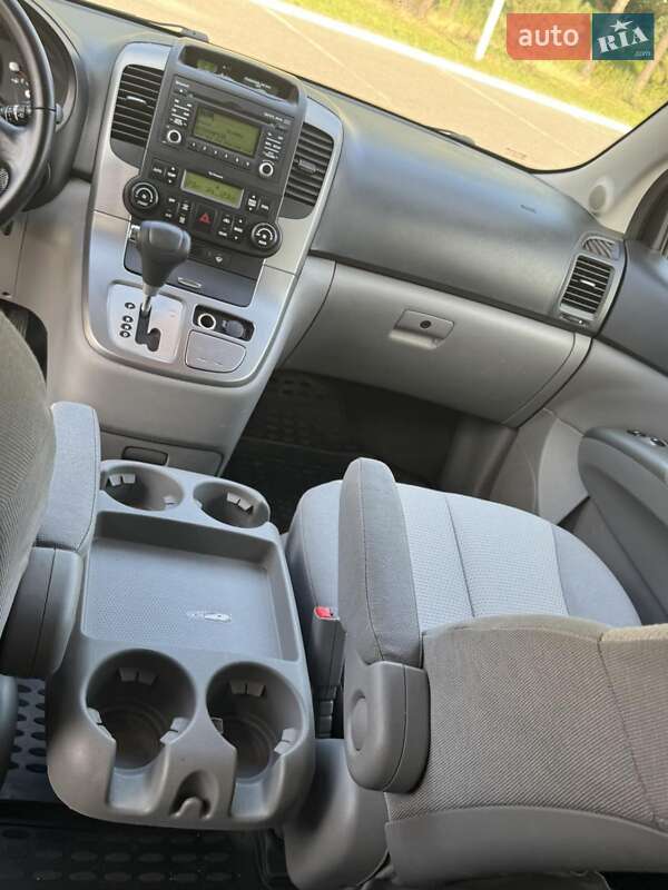 Мінівен Kia Carnival 2012 в Вінниці