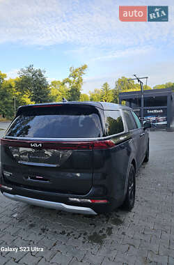 Минивэн Kia Carnival 2023 в 
