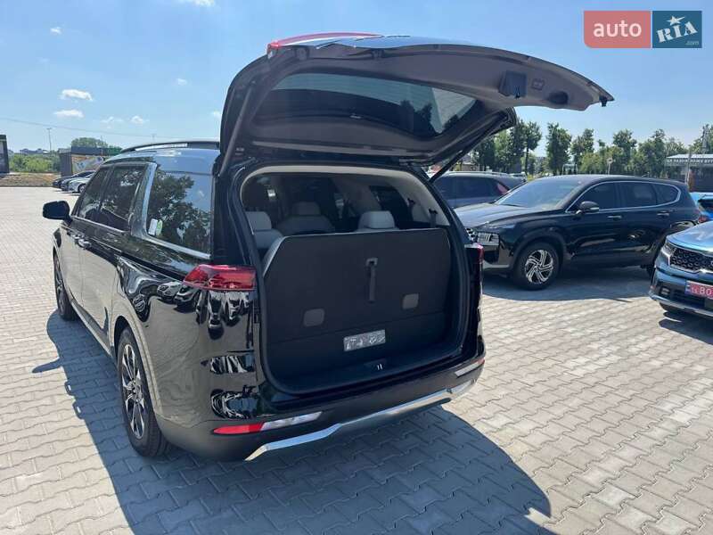 Минивэн Kia Carnival 2023 в Киеве