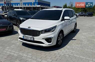 Минивэн Kia Carnival 2019 в Киеве