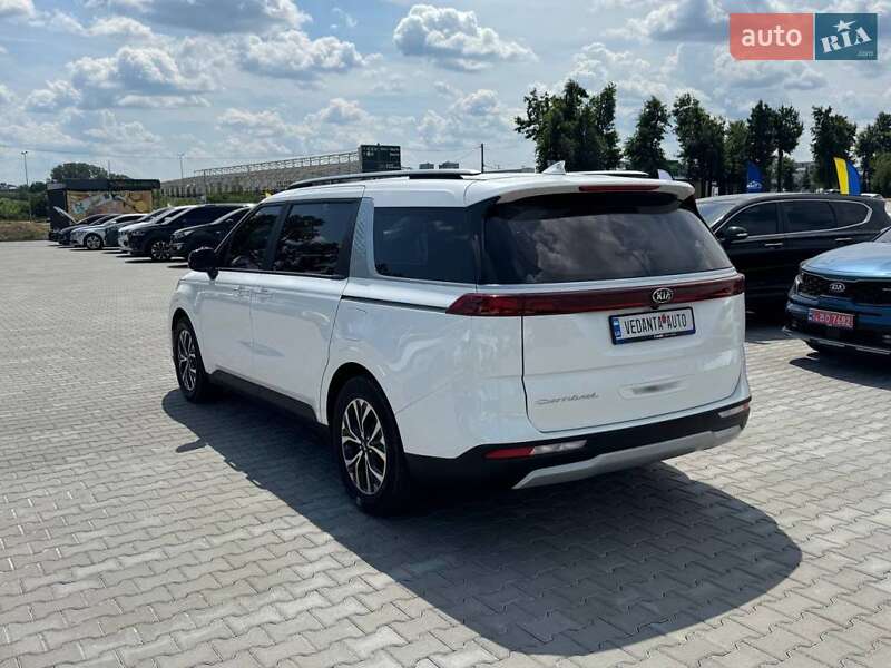 Мінівен Kia Carnival 2021 в Києві