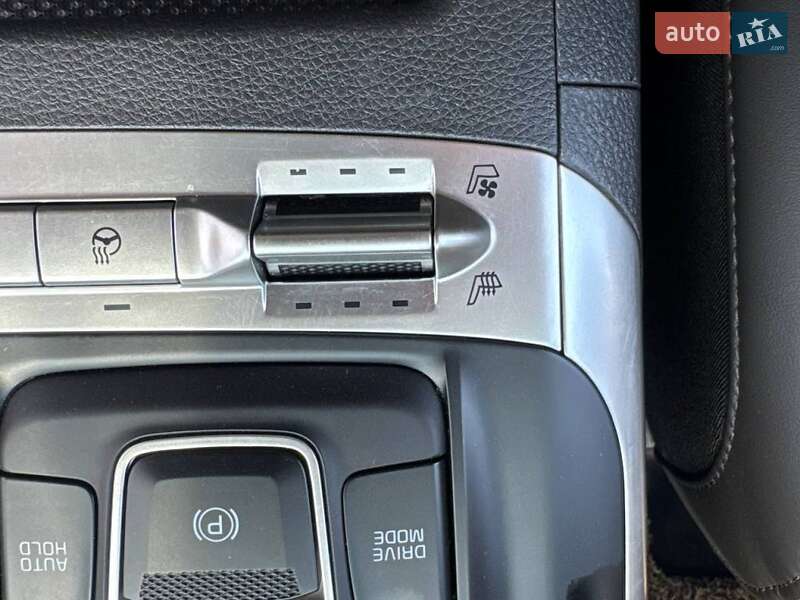 Мінівен Kia Carnival 2021 в Києві