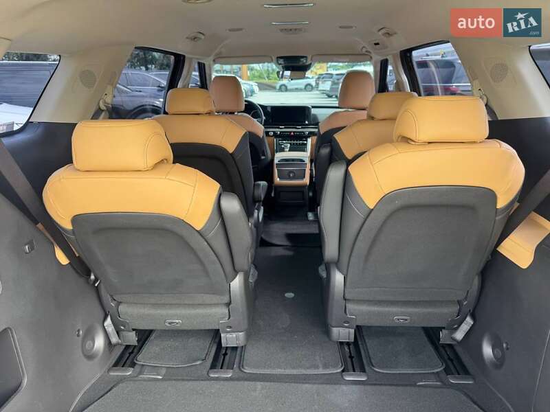 Мінівен Kia Carnival 2021 в Києві