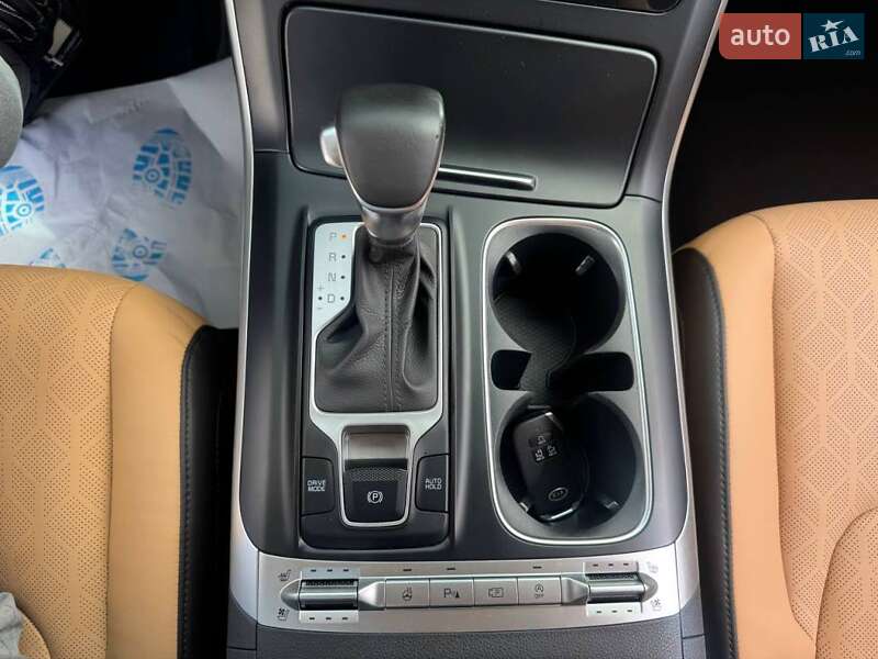 Мінівен Kia Carnival 2021 в Києві