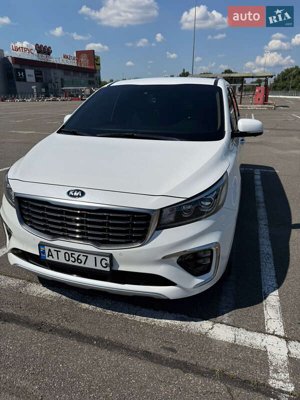 Минивэн Kia Carnival 2019 в Киеве