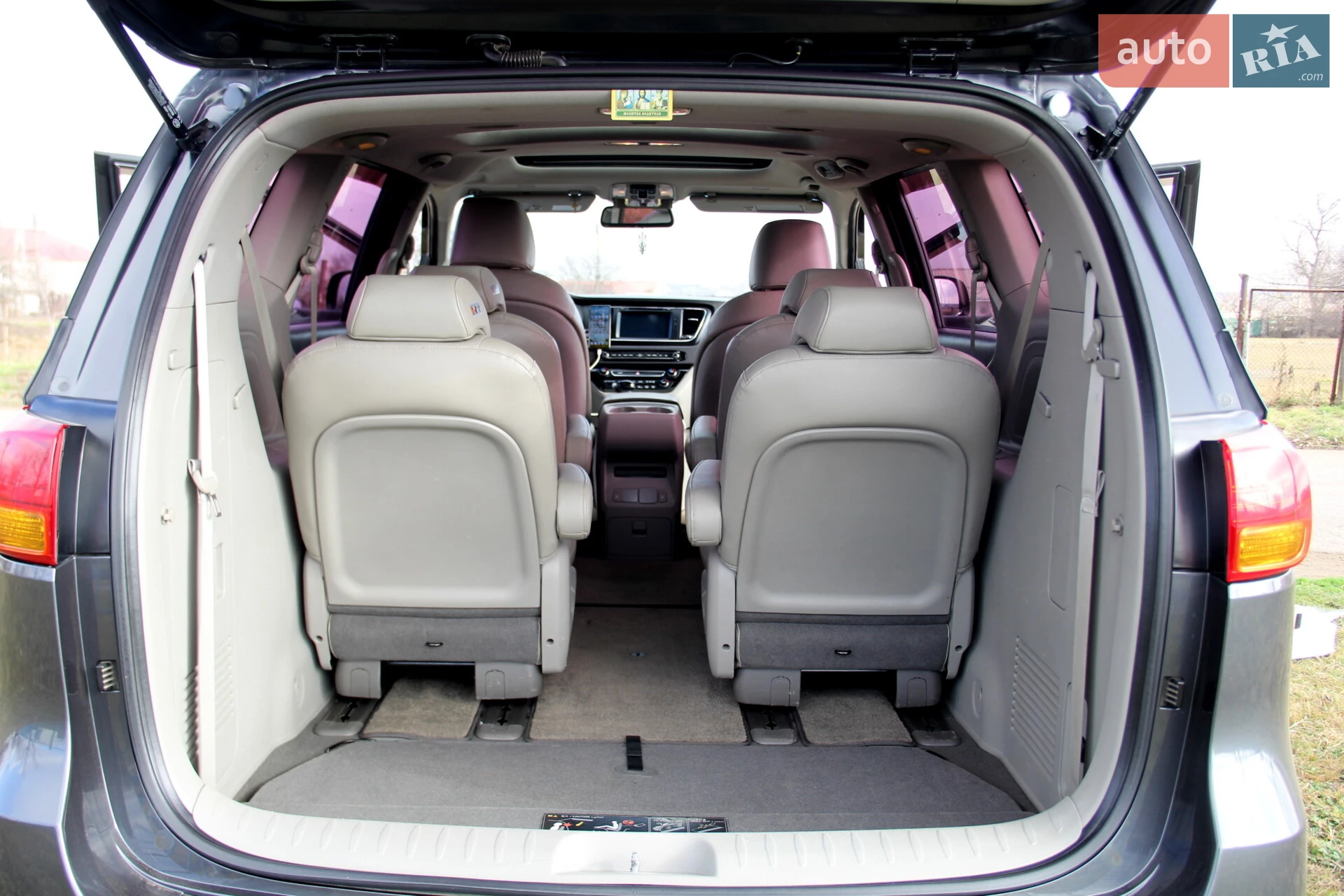 2015 Kia Carnival - мініатюра 12