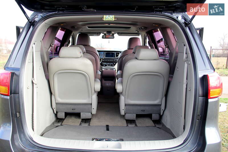 Минивэн Kia Carnival 2015 в Одессе