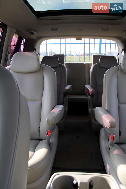 Минивэн Kia Carnival 2015 в Одессе