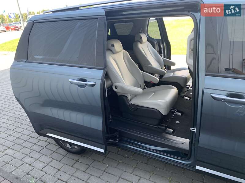 Мінівен Kia Carnival 2021 в Львові