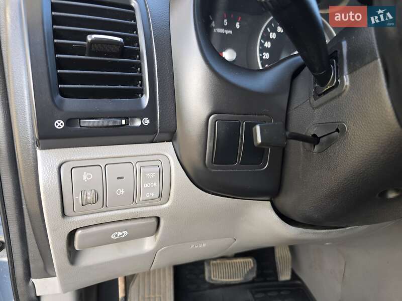 Минивэн Kia Carnival 2008 в Хмельницком