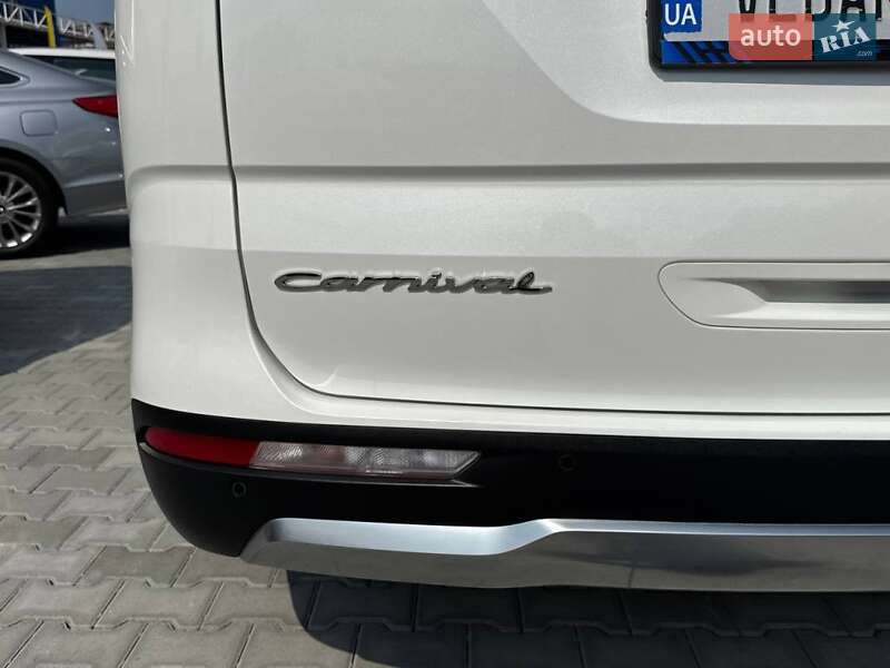 Минивэн Kia Carnival 2021 в Киеве