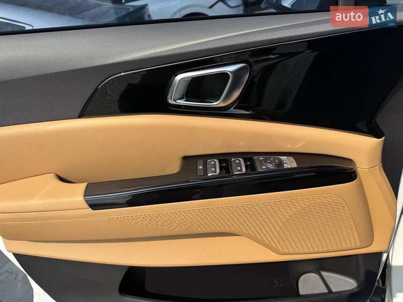 Минивэн Kia Carnival 2021 в Киеве