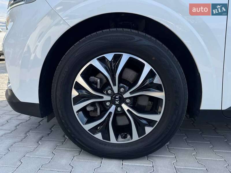 Мінівен Kia Carnival 2021 в Києві фото 10 Мінівен Kia Carnival 2021 в Києві