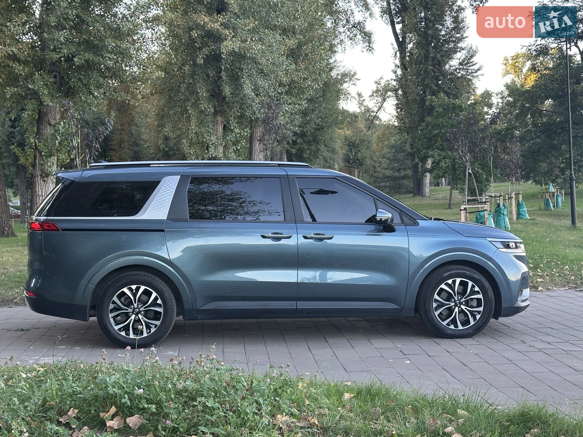 2020 Kia Carnival - мініатюра 4