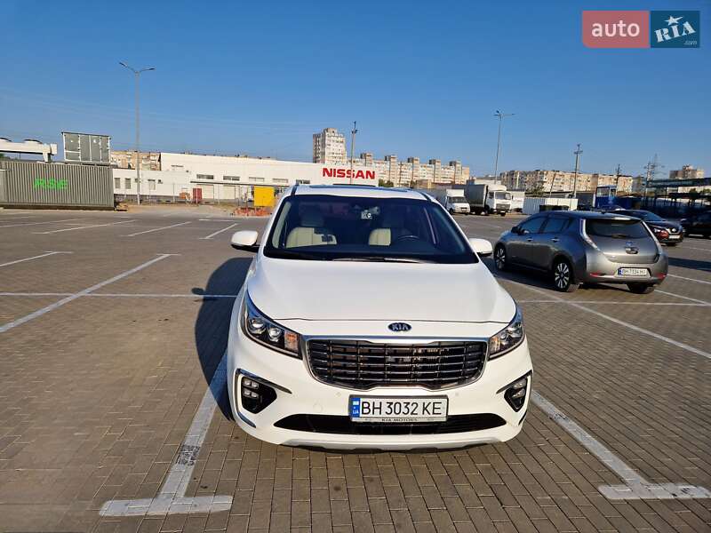 Минивэн Kia Carnival 2018 в Одессе