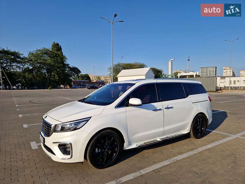 Минивэн Kia Carnival 2018 в Одессе
