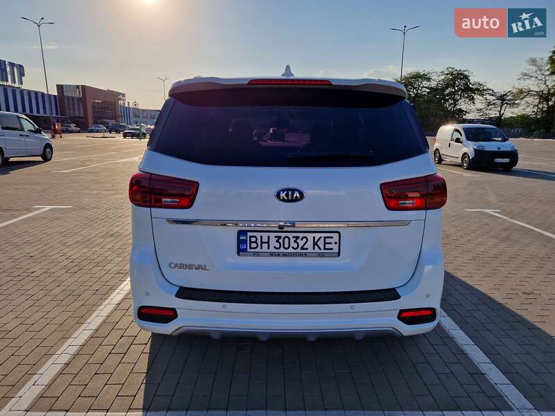 Минивэн Kia Carnival 2018 в Одессе