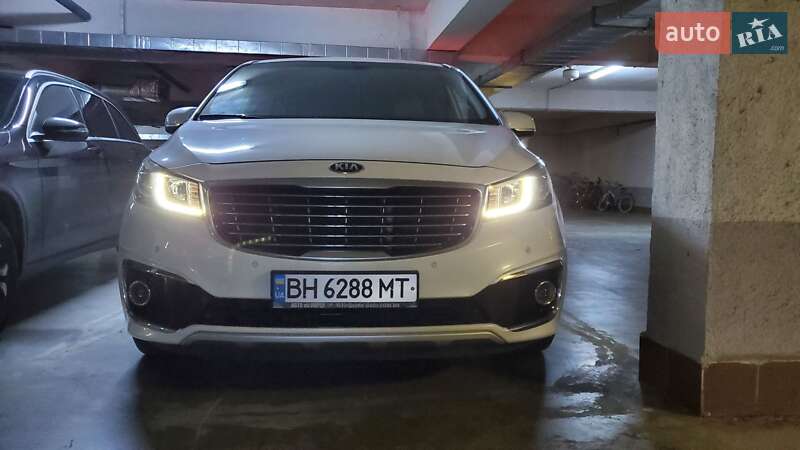 Мінівен Kia Carnival 2015 в Одесі фото 10 Мінівен Kia Carnival 2015 в Одесі