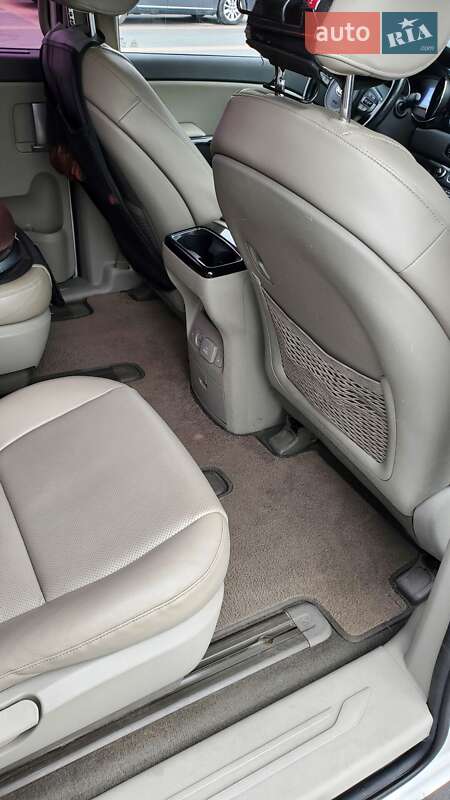 Мінівен Kia Carnival 2015 в Одесі фото 20 Мінівен Kia Carnival 2015 в Одесі