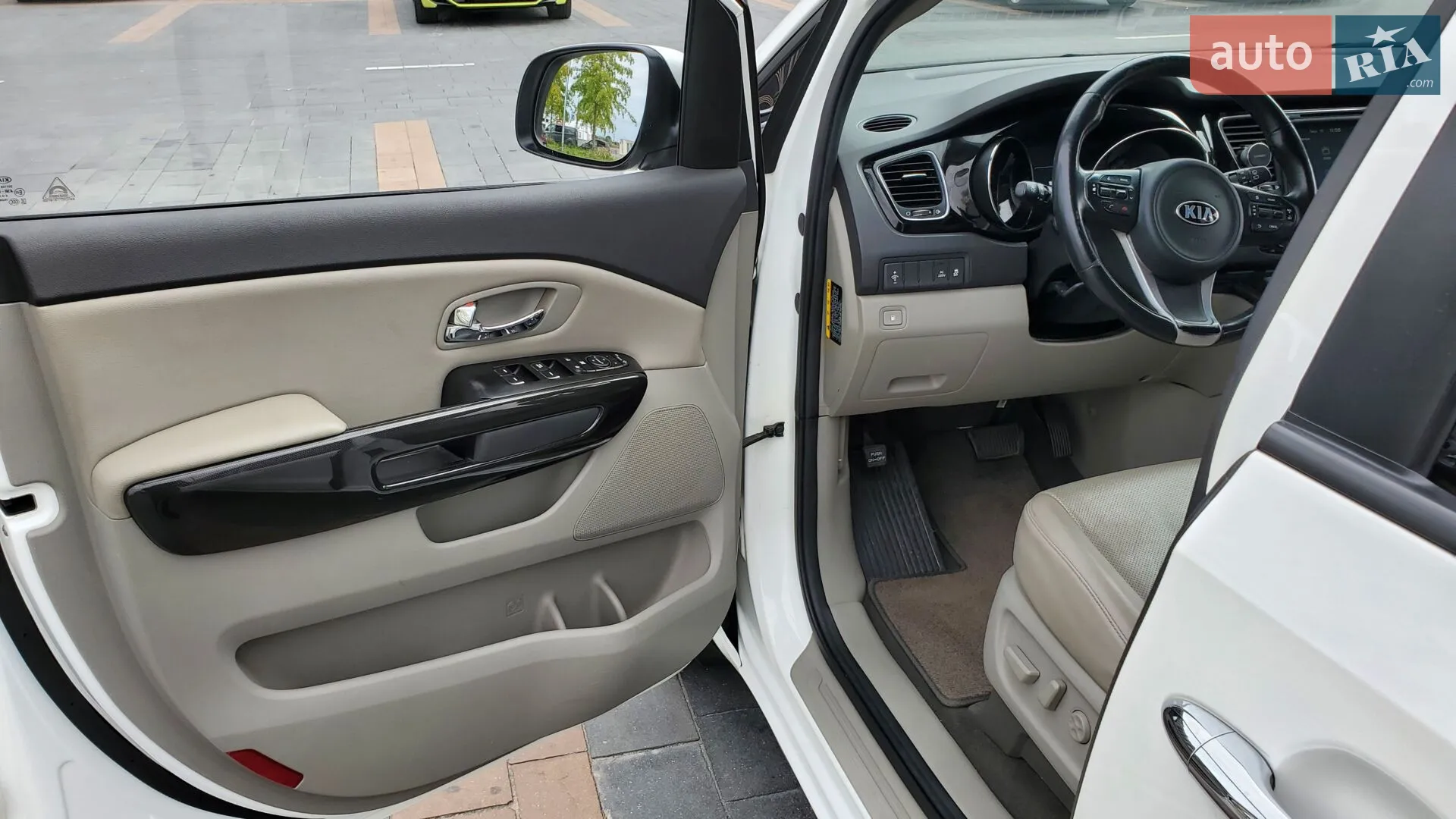 2015 Kia Carnival - мініатюра 32