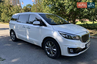 Минивэн Kia Carnival 2016 в Киеве