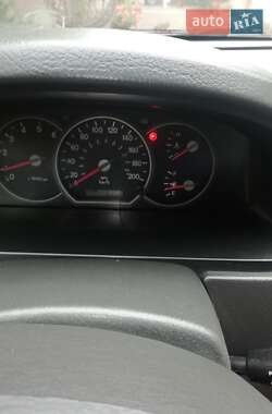 Минивэн Kia Carnival 2003 в  фото 3 Минивэн Kia Carnival 2003 в