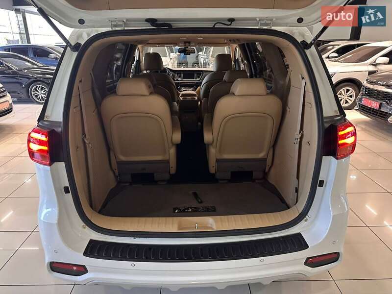 Мінівен Kia Carnival 2020 в Одесі