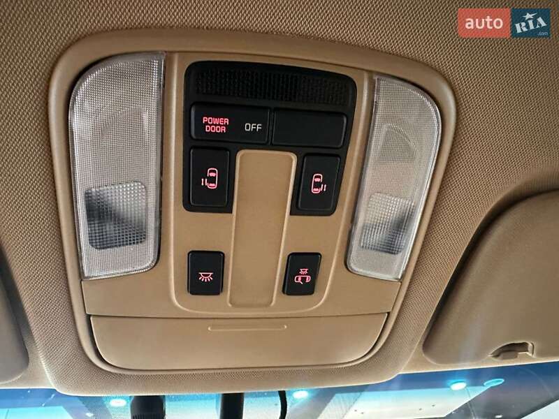 Мінівен Kia Carnival 2020 в Одесі